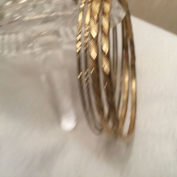 Bundle of 5 Goldtone Bangle Bracelets - Picture 3 of 7